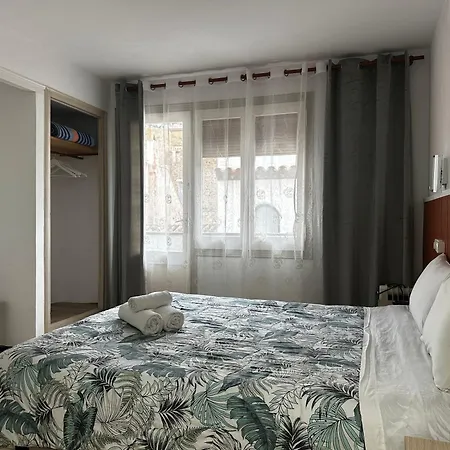 P&R Hostals Maria Rosa-2