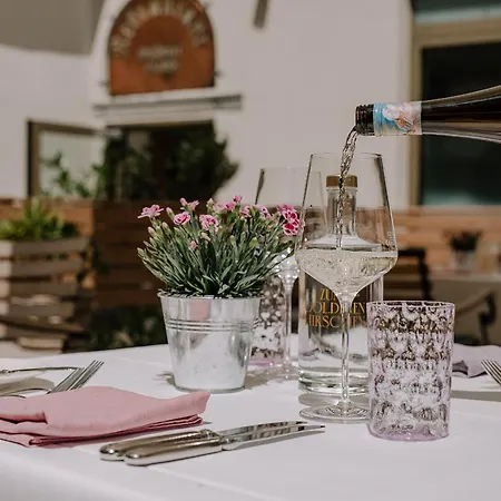 Boutiquehotel Zum Goldenen Hirschen-3