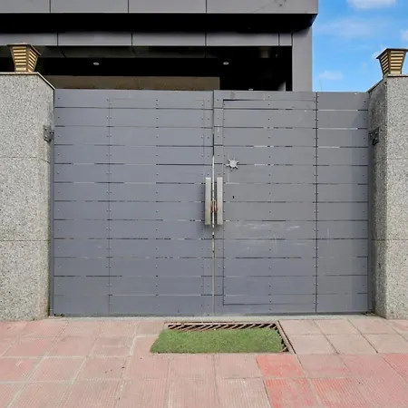Super Townhouse Ekana Cricket Stadium Formerly Sunrise Regal-3