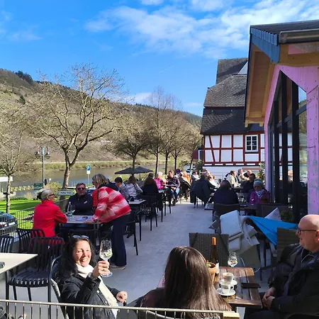 Gästehaus Weingut Schier im Zehnthof-3