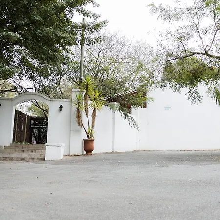 55 Tulbagh Boutique Guest House - Or Tambo-2