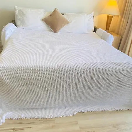 Newly Renovated Luxury, Modern Style Waikiki Sunset Hotel Ocean View Freeparking-3