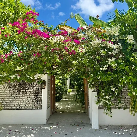 Seaside Dhigurah-2