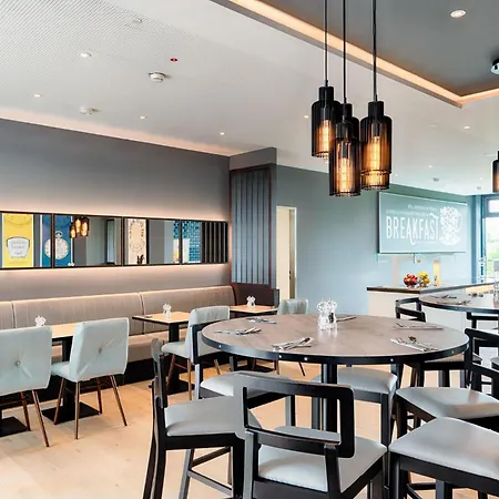 Premier Inn Berlin Airport-2