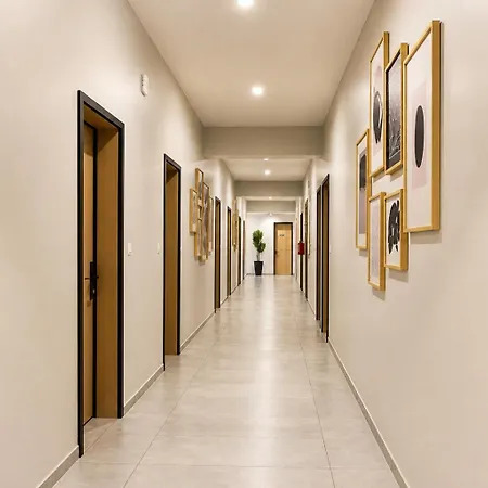 Ixoras Hotel Lemba-2