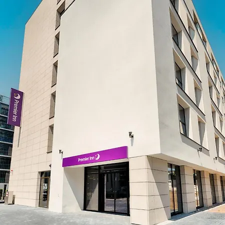 Premier Inn Darmstadt City Centre-2