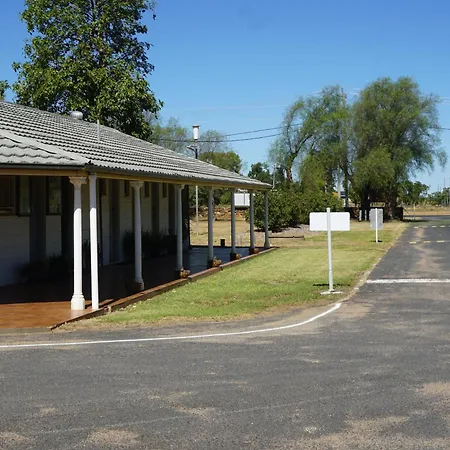 Narromine Rockwall Cabins And Caravan Park-2