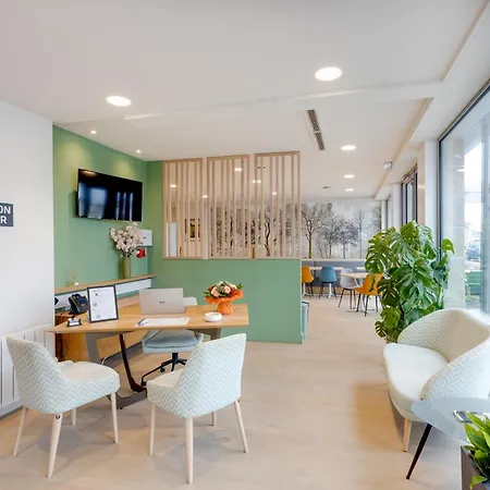 Karaez Hôtel - BritHotel Carhaix-2