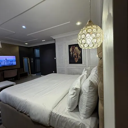 Tatafish Hotels Premium Rooms & Complimentary Meals-3