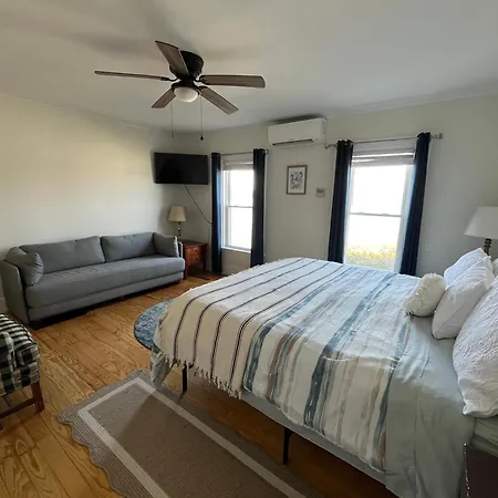 Spinneys Guesthouse & Beach Cottages-2
