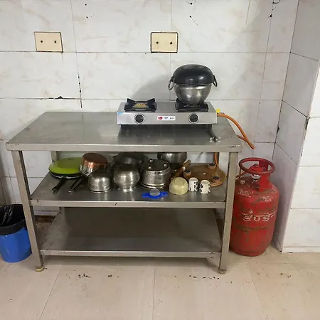 Gulnaar Inn Near Us Counsulate Sankar Nethralaya Apollo Hospital-2