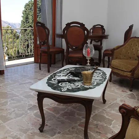 Porta Messina Rooms-3