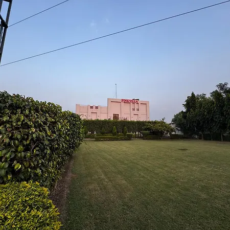 Pink Villa Boutique Hotel-3