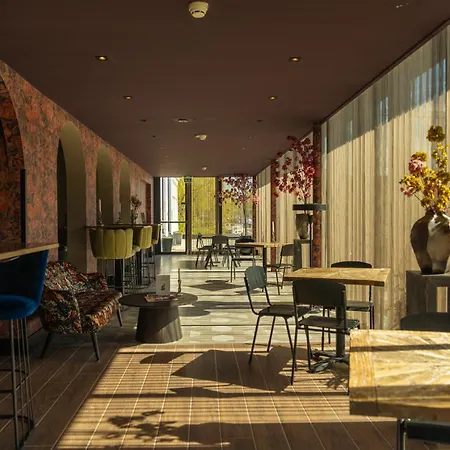 Hotel Twenty-Three Amsterdam Airport-3