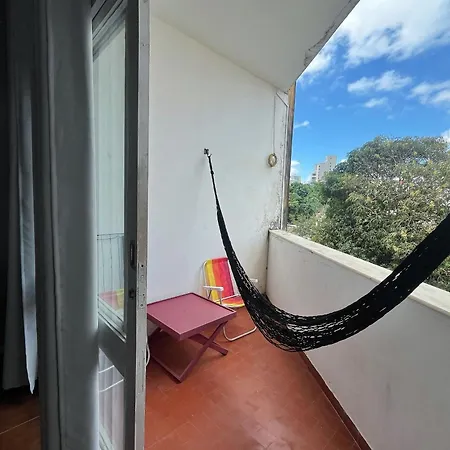 Quarto com varanda privada a 160 metros da Praia do Farol da barra lll-3