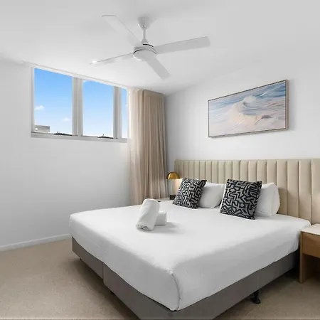 Lowanna Beach Resort Kawana-3
