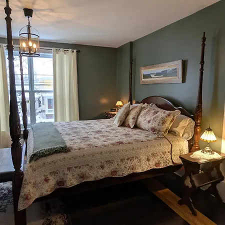 Rose & Thistle B&B Lunenburg-2