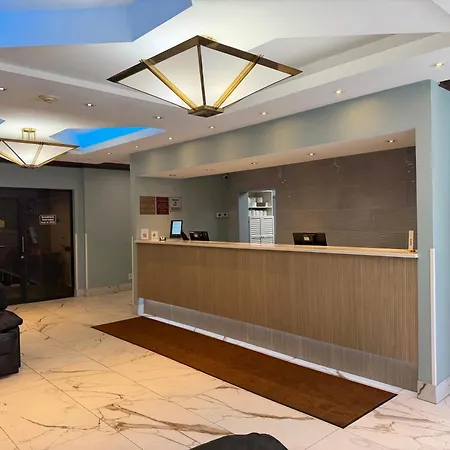 Hilltop Inn & Suites-2