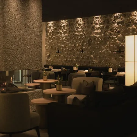 Eisenhut Boutique Hotel-3