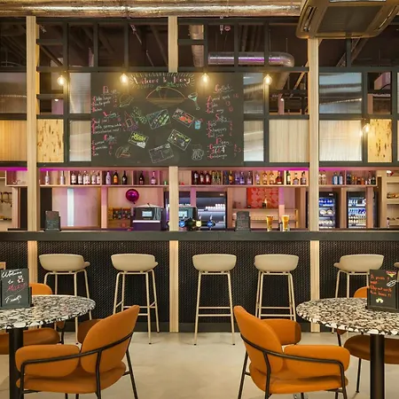 Moxy Nice-3