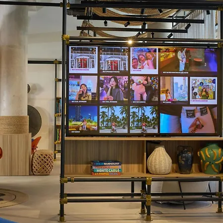 Moxy Nice-3