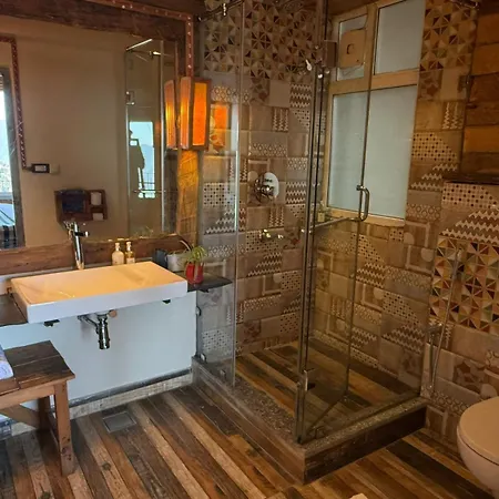 Meenabagh Villa Rooms & Cafe-2