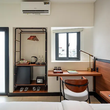 Metrolux City Contemporary Hotel-3