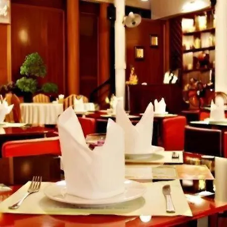 Royal Hotel-2