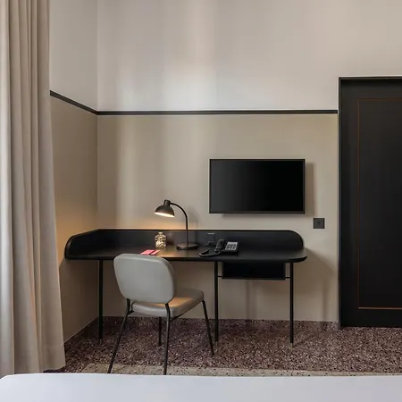 Wellesley Hotel-2