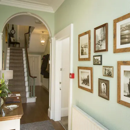 Rosslyn House-3