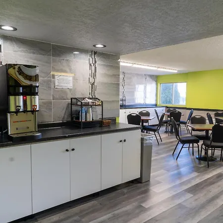 Coratel Inn And Suites By Jasper Lacrosse-2