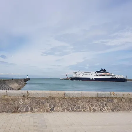Holiday Inn Calais - Centre Car Ferry By Ihg-2