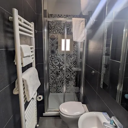 Hotel Magenta-3