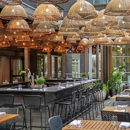 Hotel Le Crystal Montreal-3