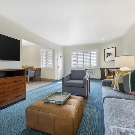 Best Western Plus Beach View Lodge-3