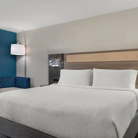 Holiday Inn Express Boston-Milford By Ihg-3