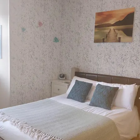Invergarry Room Only Guest House For Adults-2