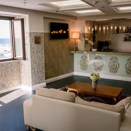 Marina Holiday Hotel & Spa-3