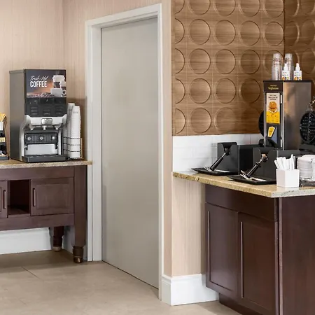 Wingate By Wyndham Cranberry-3
