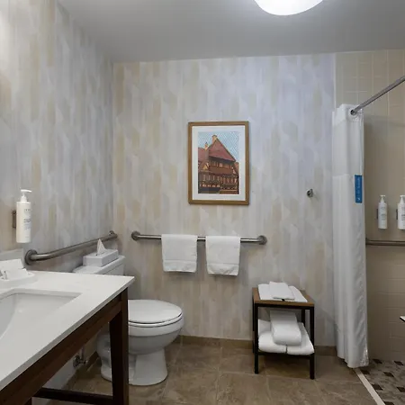 Hampton Inn Helen-3
