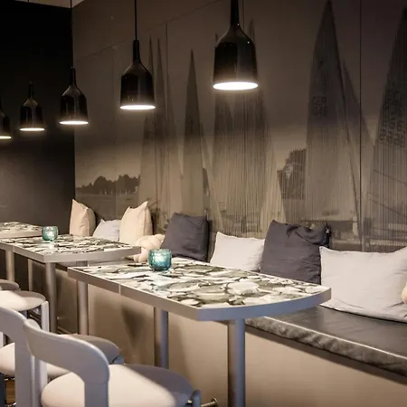 Motel One Hamburg-Alster-2