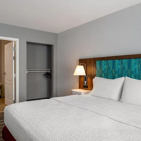 Hampton Inn & Suites Grafton-2