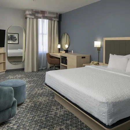 Hampton Inn & Suites Montgomery-Downtown-3