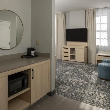 Hampton Inn & Suites Montgomery-Downtown-3