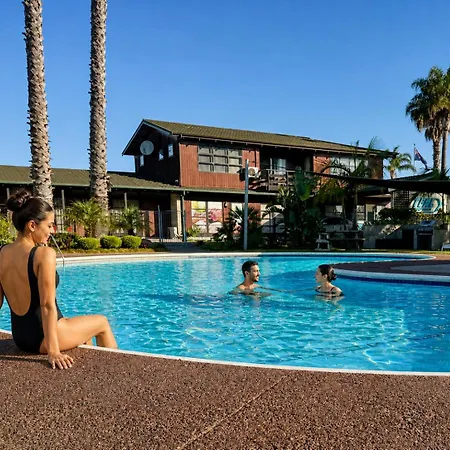 Teal Motor Lodge-3