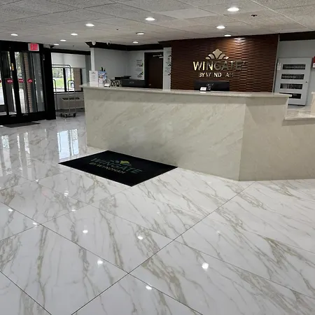 Wingate By Wyndham Livonia-3