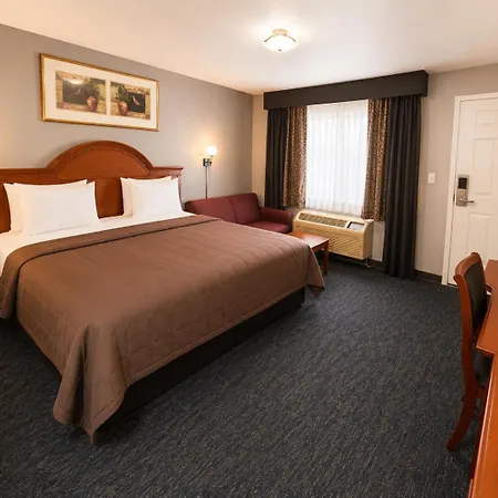 Ozark Inn & Suites-2