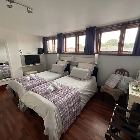 Breeze Guest House-3