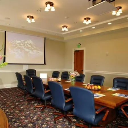 The Lodge At Mountaineer Square, A Vail Resorts Property-3