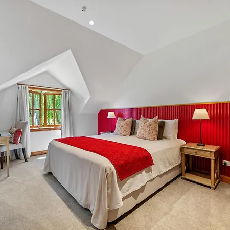 Wanaka Homestead Lodge & Cottages-2